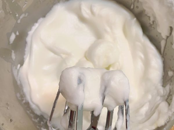 糖分3次加入蛋白打發