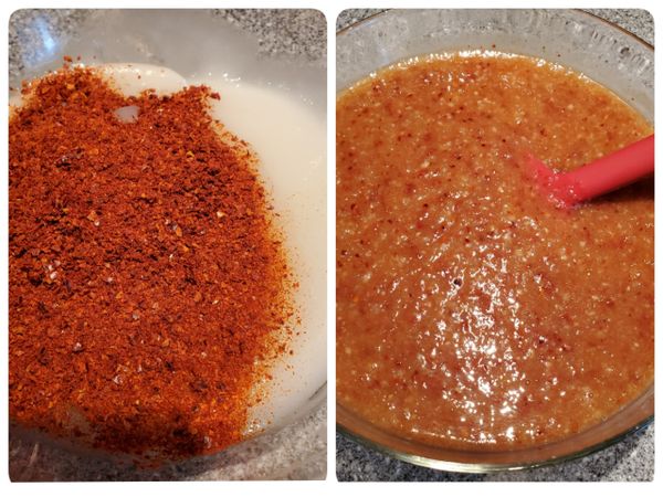 將"辣椒粉"和步驟3的魚露汁，加入至糯米糊中拌勻。