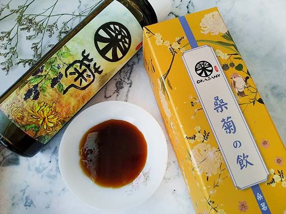 食譜使用「O卡桑」的「精明桑菊飲(濃縮)」，
以文火熬煮12小時的天然濃縮原汁，
除了做為天然甜味劑，
也可以直接沖泡或加入牛奶中飲用，
或當做水果/生菜沙拉的醬汁，
用更健康的食材來滿足嗜甜的嘴吧~^^
產品官網：https://www.okasang.com.tw/