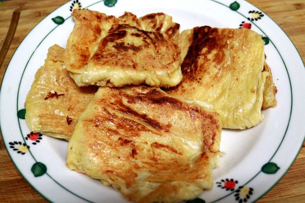 成兩面金黃色即可撈起。