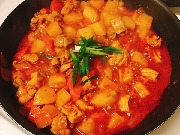 起鍋前加入蔥片，淋點芝麻油，完成！