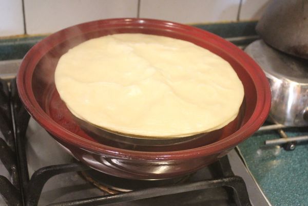 放入滾水的蒸籠，蒸10分鐘就可以。