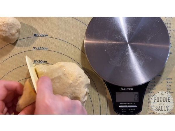 接著秤6個55克的油皮