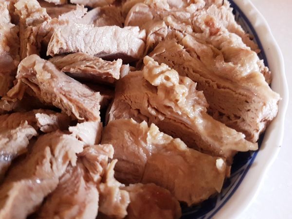 約蒸25分鐘後取出、切片擺盤。