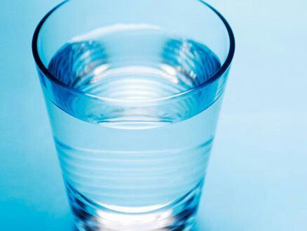 下一碗水於鍋中煮至沸