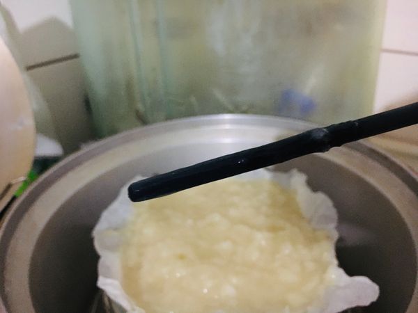 剩下一點點我用電鍋蒸，我發現用電鍋蒸的狀態比較硬，不會有水水的感覺，筷子插下去看也幾乎沒有菜附著上去。