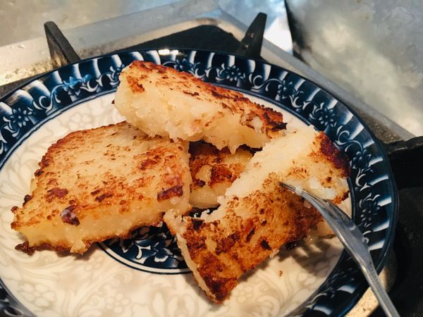 馬上煎來當早餐！
吃起來就是蘿蔔糕的口感啊哈哈哈哈哈