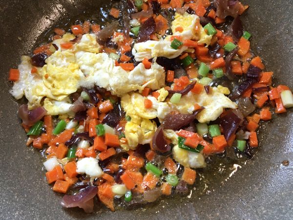 加一小匙鹽調味⋯