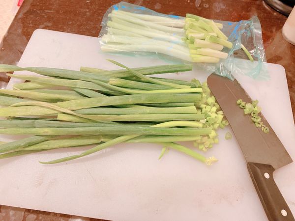 切蔥，越細越好
