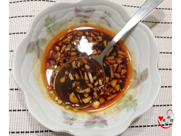 [醬汁]拌勻
(紅油做法http://icook.tw/recipes/39838)