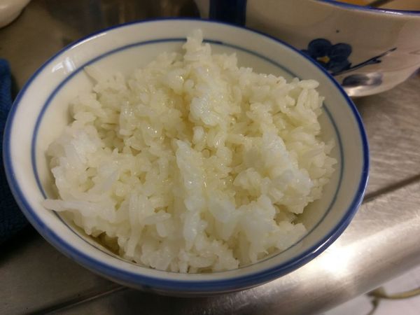 先將雞油淋在白飯上