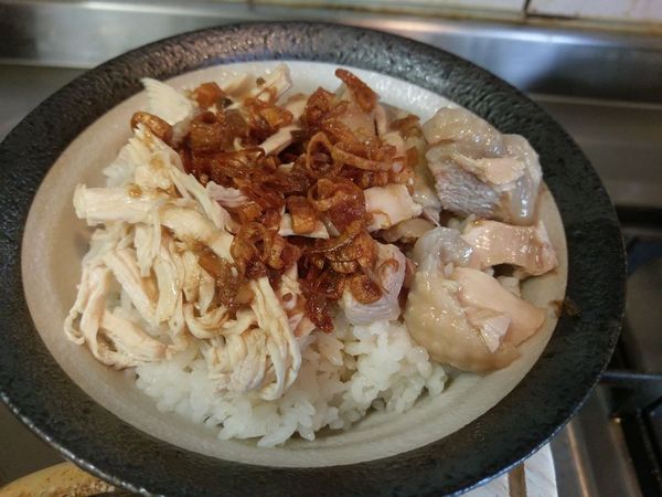 第二種是綜合，一半胸肉一半腿肉