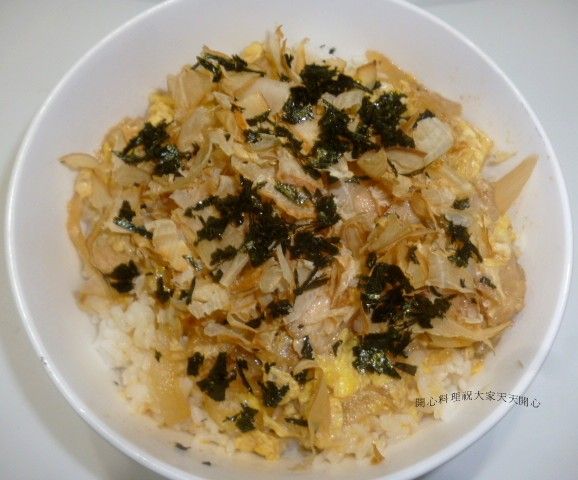 加入柴魚片和海苔