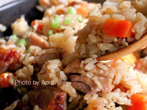 每一顆吸收飽滿精華的油亮米飯，吃起來鬆軟香甜，有飯又有料，再煮個蔬菜湯就更營養均衡囉！👍🏻👍🏻👍🏻