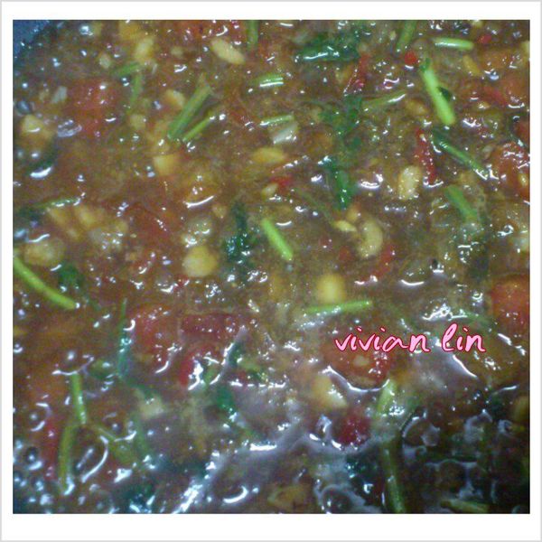 加入調味料2 煮成咖哩醬汁