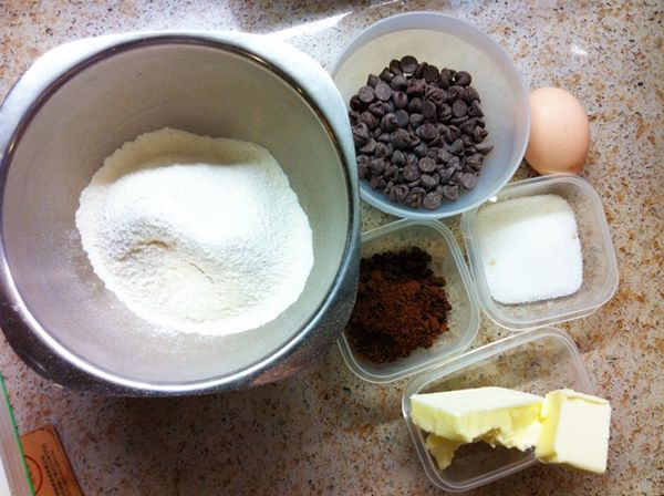 所有材料秤量好. 無鹽奶油放置室溫回軟.