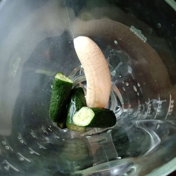 香蕉 黃瓜 水混合