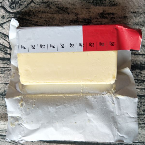 再加入於室溫軟化後無鹽奶油