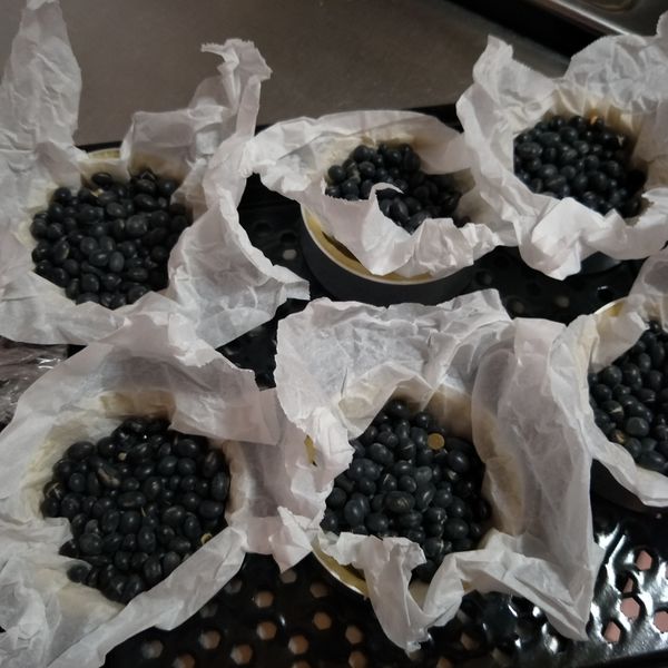 若沒有烘焙石也可以像Hsuan一樣放入黑豆、紅豆或是綠豆，