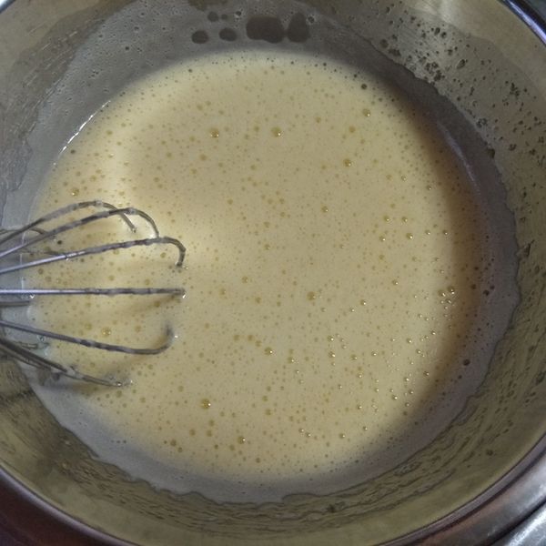 由於內餡有蛋所以加熱時的水溫不可以太高
建議使用小火且需邊攪拌至略為濃稠就可以離火，