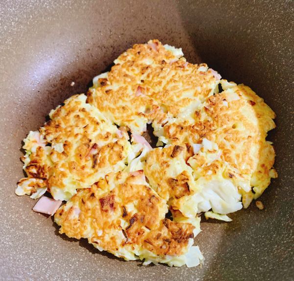 翻面再煎一下
確認麵糊熟了便可起鍋囉