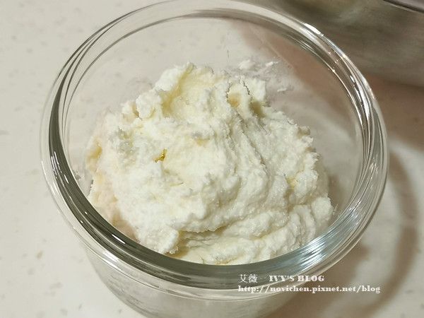 做法是不是超簡單?只要20分鐘就可以完成了，
從此不用再去外面買貴森森的奶酥醬了啦!