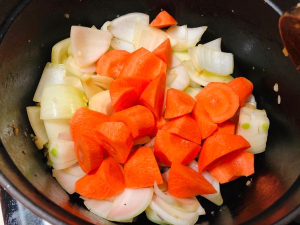 洋蔥微軟下紅蘿蔔