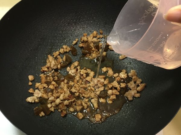 3大匙水 小火煮3分鐘