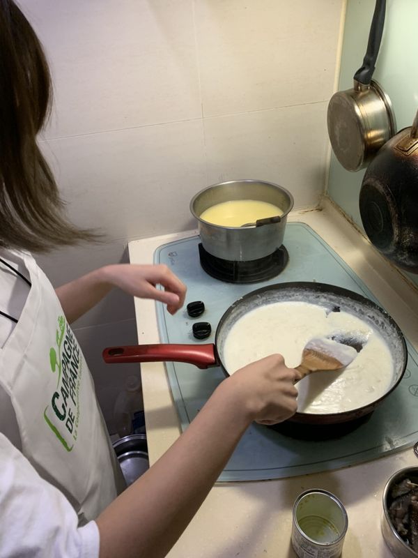 白醬有點難炒
因為麵粉很難化開
需要耐心！