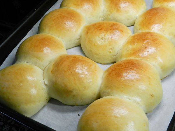 香噴噴的麵包出爐囉~~放涼備用