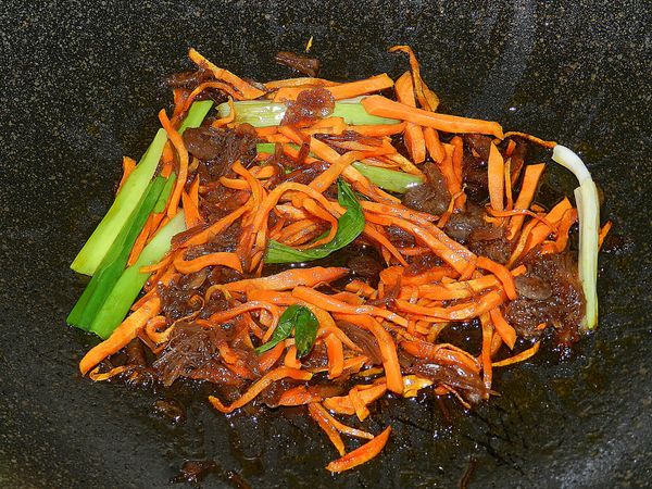 再下XO蜜醬快炒