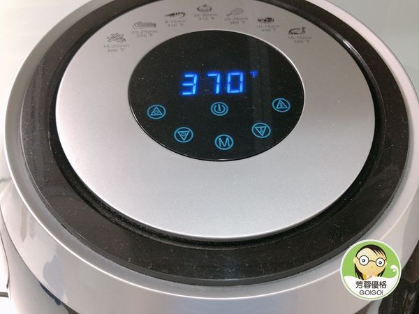 氣炸鍋先使用370F度烘烤15分鐘
