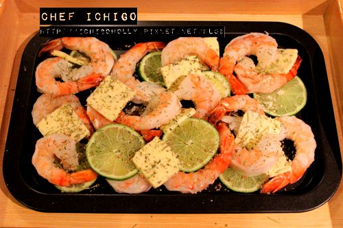 以少許鹽和黑胡椒, 以及喜愛的香料調味