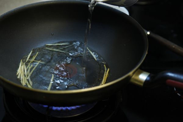 加一杯水煮開。