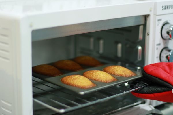 烤箱預熱後，190度烤10分鐘後，調至180度烤10分鐘