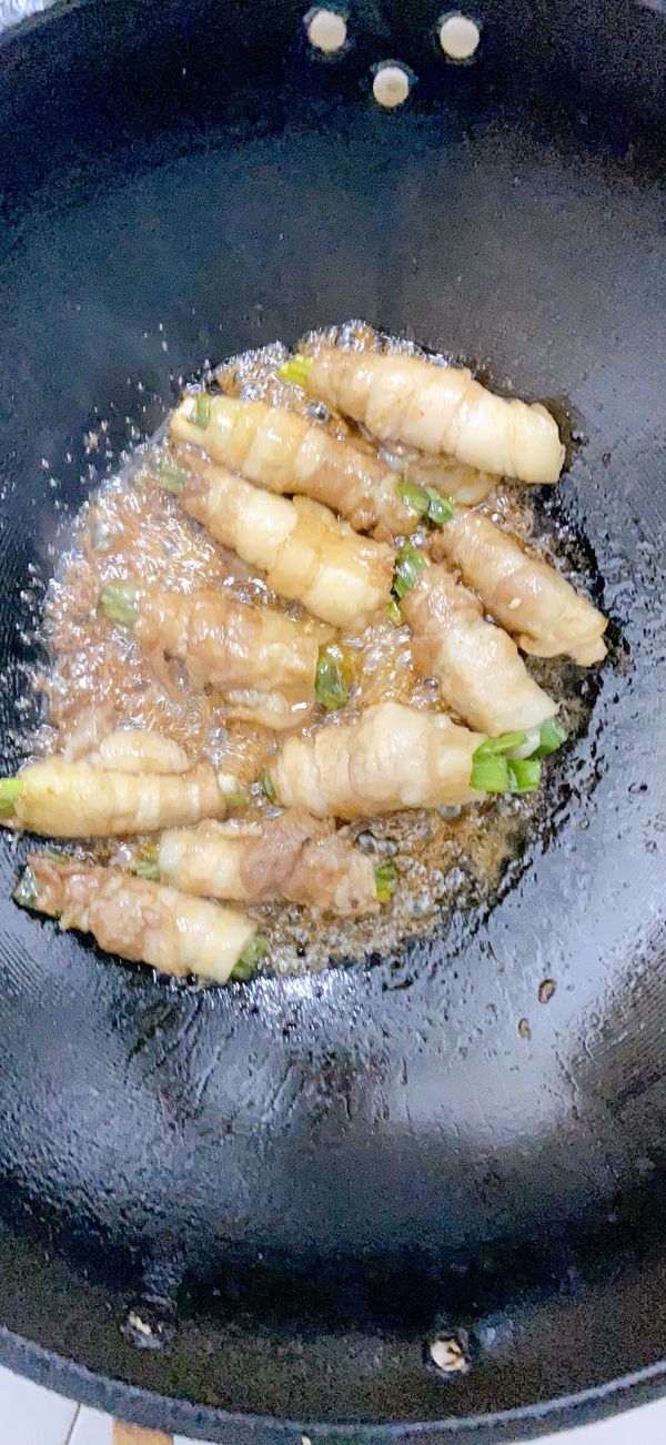 將混合調味加入鍋中，醬汁收乾就可以起鍋了