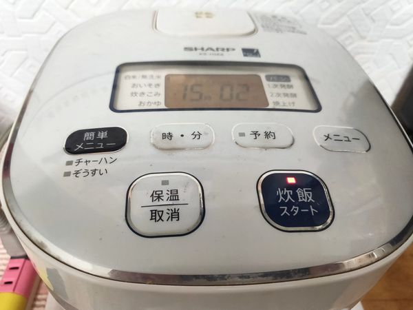 放入電子鍋,按煮飯鍵