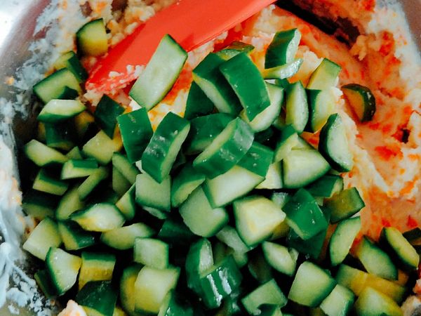 最後撒點黑胡椒粒提味即可