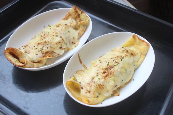 預熱好烤箱，以180℃烤12-15分鐘，至表面出現些許焦色。