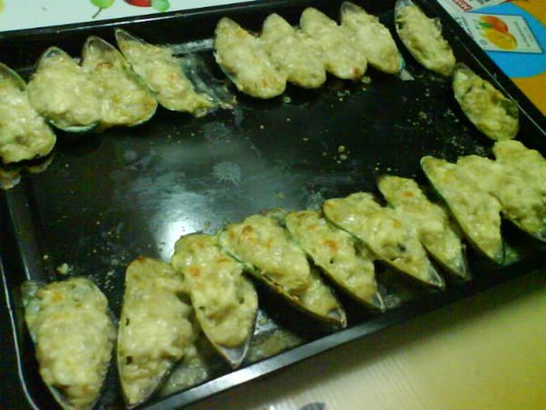 以180°C烤約15分鐘至表面微焦即可。