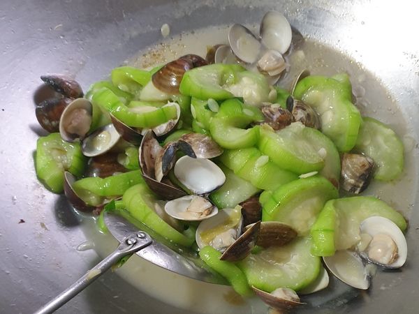 加入適量鹽巴,起鍋前滴一些香油