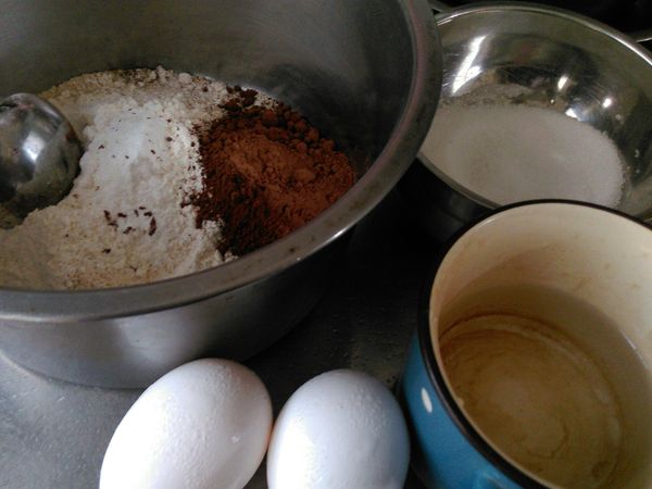 材料如下（雞蛋室溫、烤箱預熱）