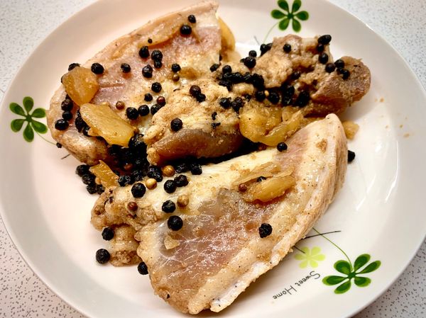 取出洗清乾淨
入鍋中煎過