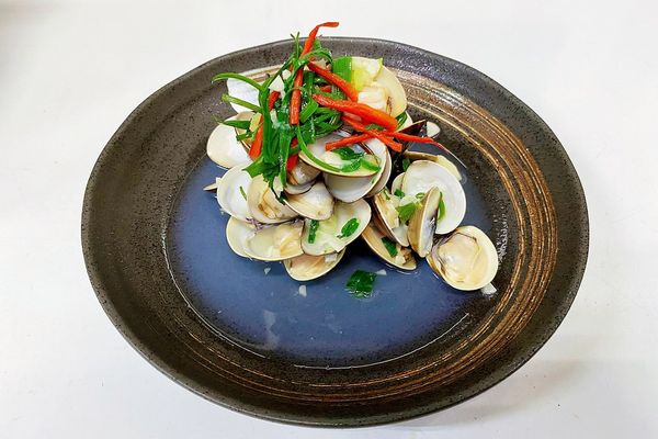 鮮到不要不要的乾燒蛤蜊完成。