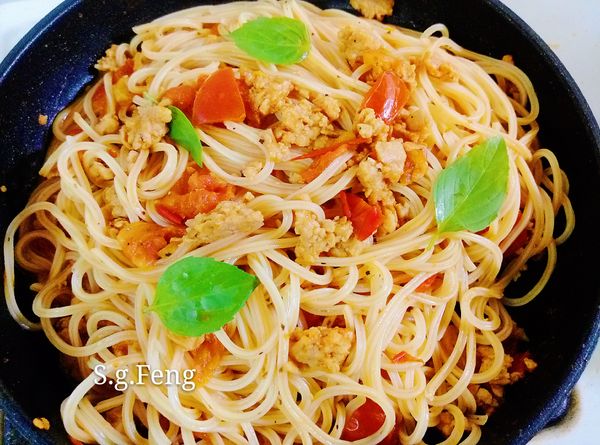 14.最後再加入九層塔拌一下即可關火。