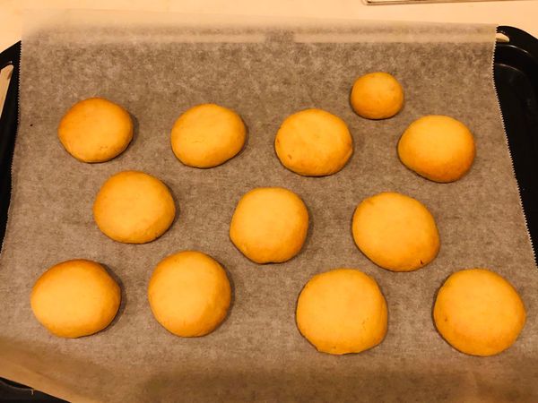 烤箱預熱170度
以170度烤15分鐘後，烤盤轉向再烤10分鐘
完成！