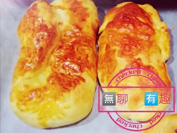 15分鐘後香噴噴的麵包就出爐啦