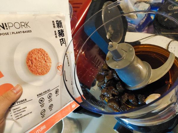 這次是用新豬肉來代替真正的豬肉。