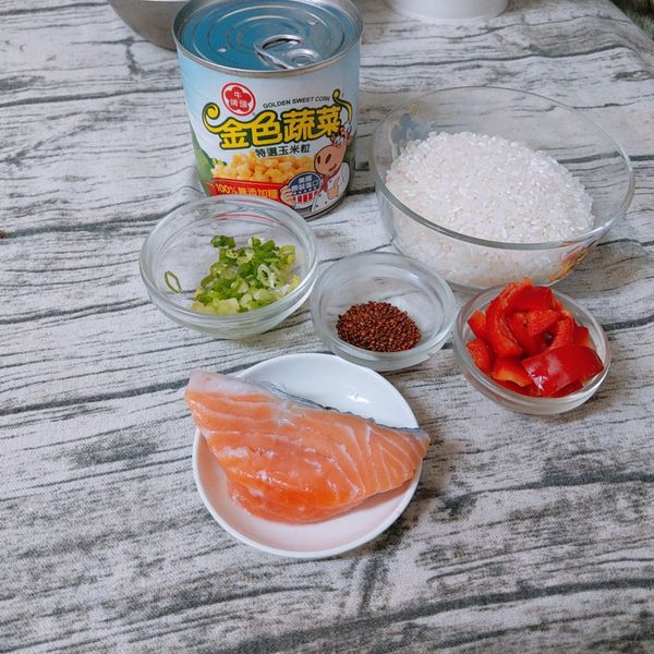 準備好所需要的食材。