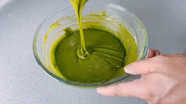 麵糊放入冰箱，冷藏至少30分鐘。